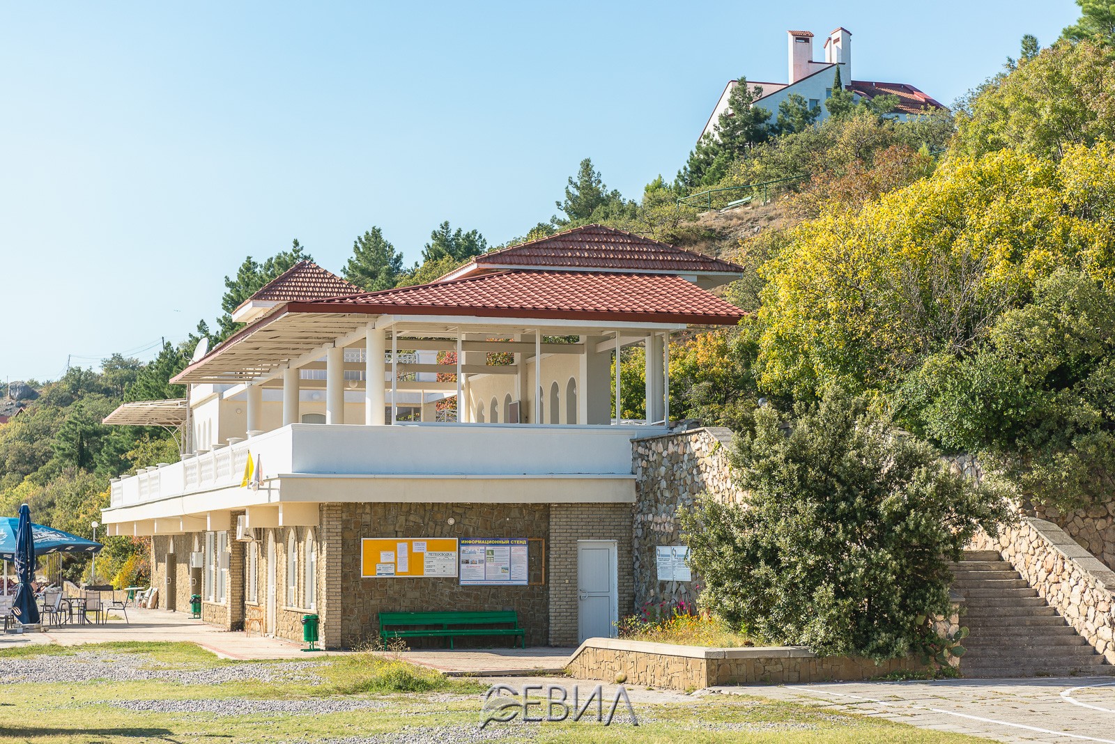 3735-8615.jpg 3735-8615.jpg