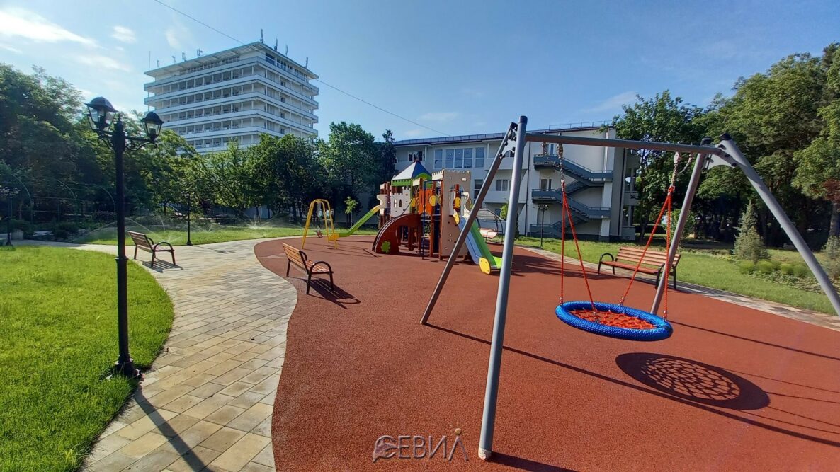 детская площадка детская площадка