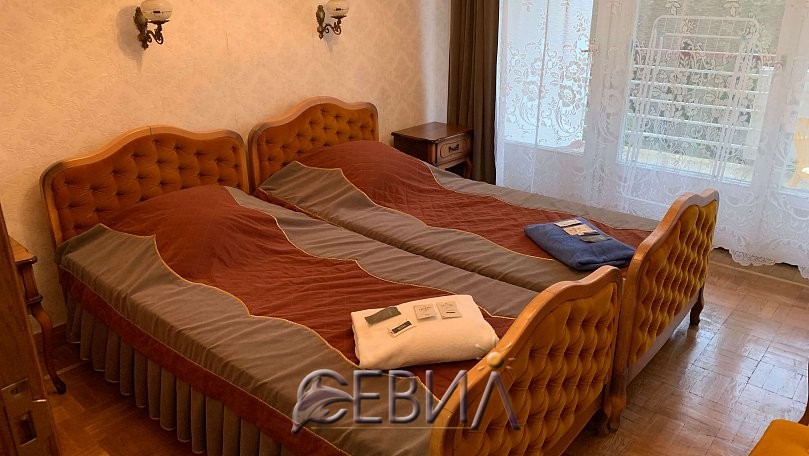 3758-8366.jpg 3758-8366.jpg