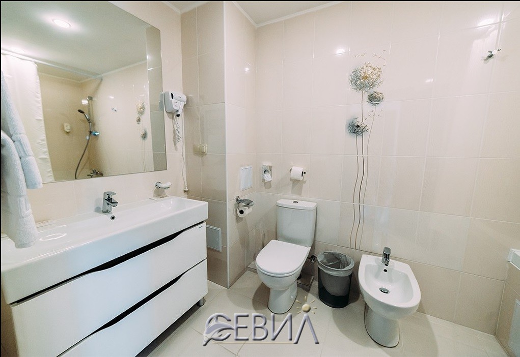 3843-12272.jpg 3843-12272.jpg