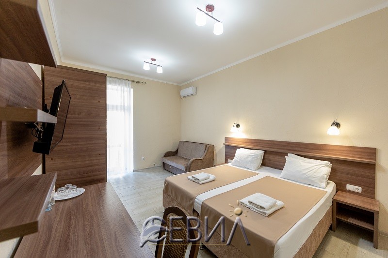 3937-13820.jpg 3937-13820.jpg