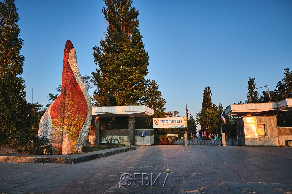 4035-8893.jpg 4035-8893.jpg