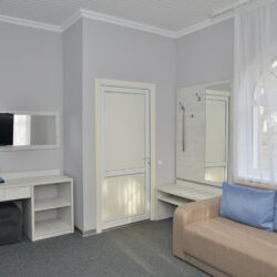 Люкс (2-комнатный 2-местный стандарт №1), корп. 3 (4 этажа, без лифта) Люкс (2-комнатный 2-местный стандарт №1), корп. 3 (4 этажа, без лифта)