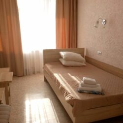 1-комнатный 1-местный номер с балконом (море), основной корп. 1-комнатный 1-местный номер с балконом (море), основной корп.